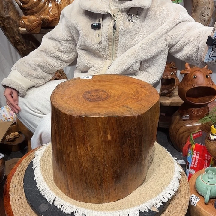 香樟木香樟木根雕凳子一物一拍长33宽31高29