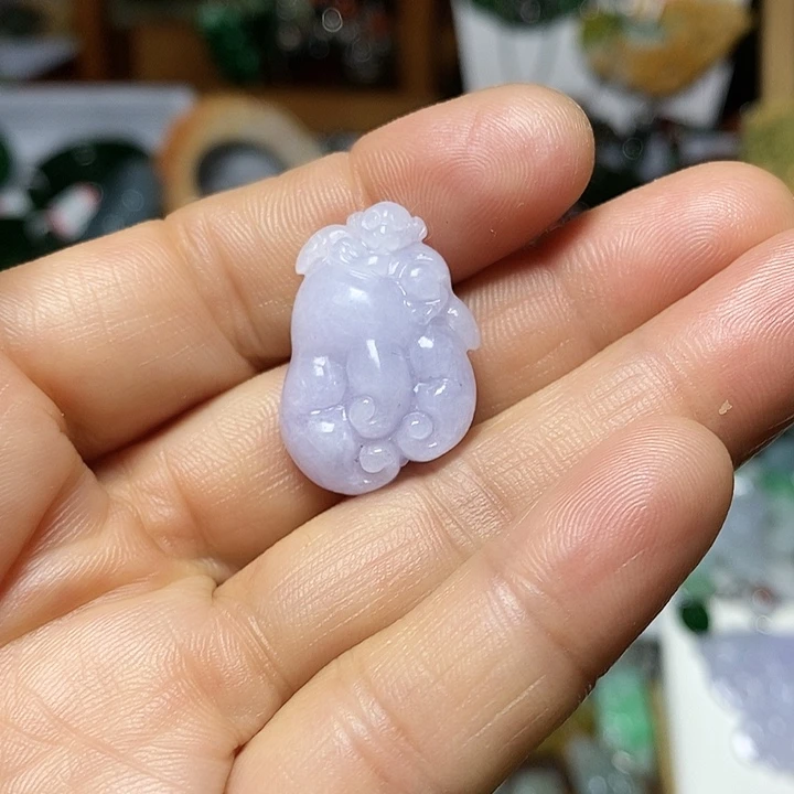 翡翠未镶嵌吊坠(赠链)