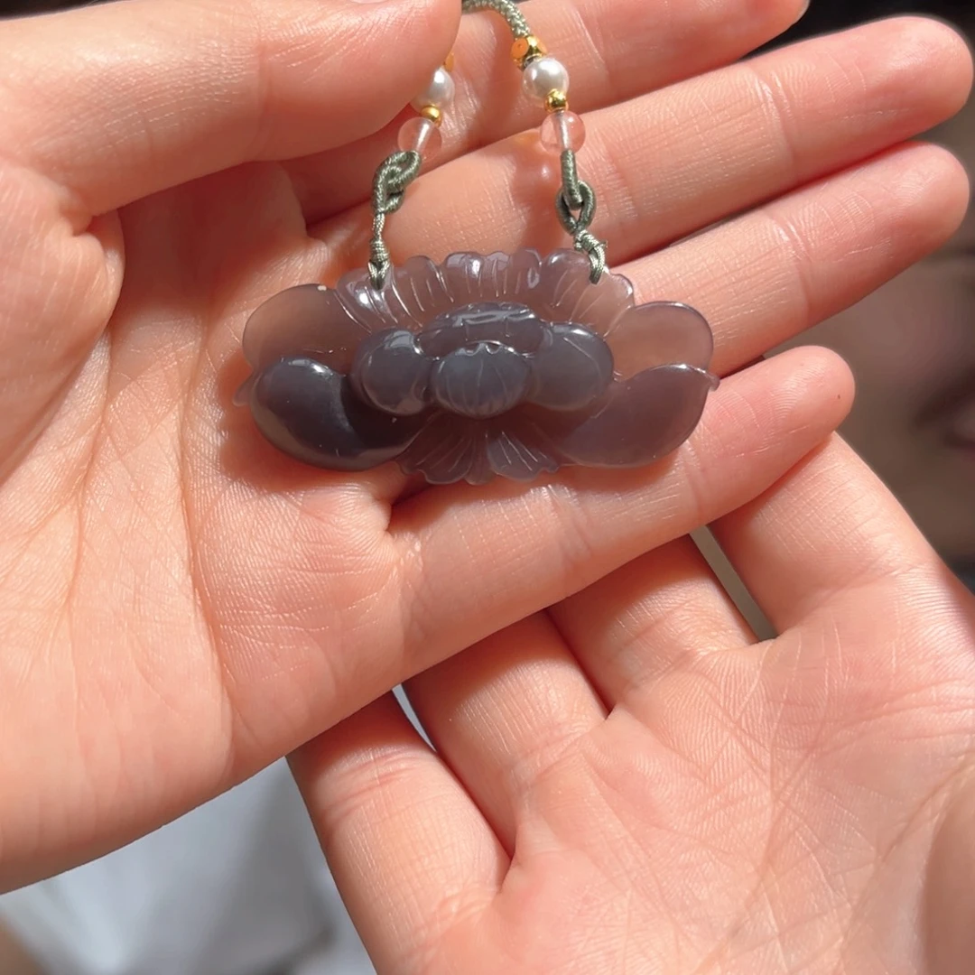 吊坠(不含链)未镶嵌和田玉浓紫莲花300