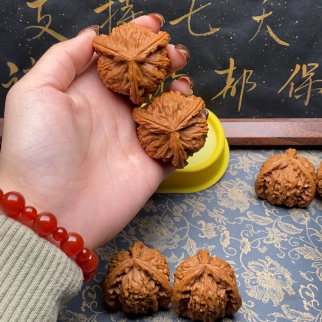 吊坠文玩核桃张*白狮子