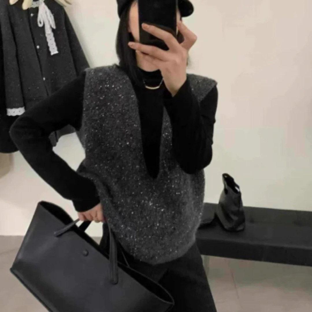 外单～羊绒混纺，针织v领马甲，百搭，均码