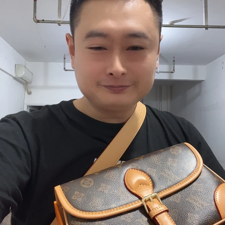 蚕丝马皮（革）水牛皮（革）牛津布猪剖层皮革牛皮纸鱼皮（革）