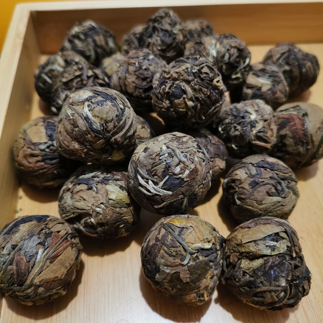 2021年落水洞普洱茶白茶龙珠