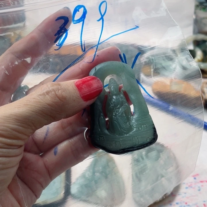 丙****未镶嵌定制翡翠毛货