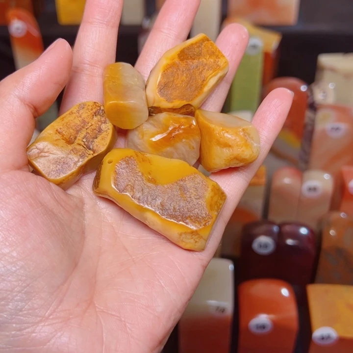老挝石享**寞老挝精品素章