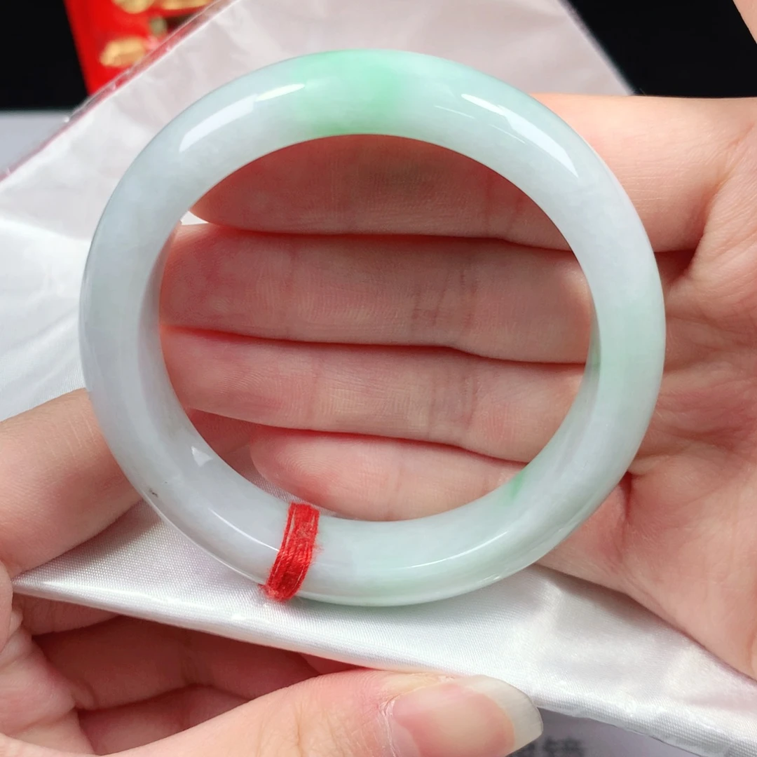 翡翠手镯未镶嵌53圈