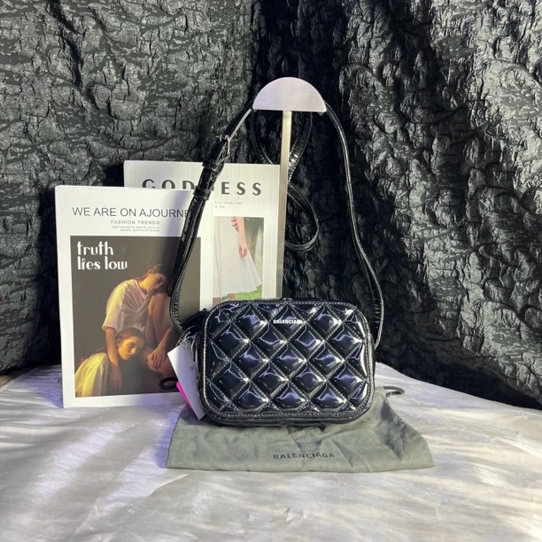 95新 Balenciaga/巴黎世家 巴黎世家黑色漆皮盒子小方包斜挎包