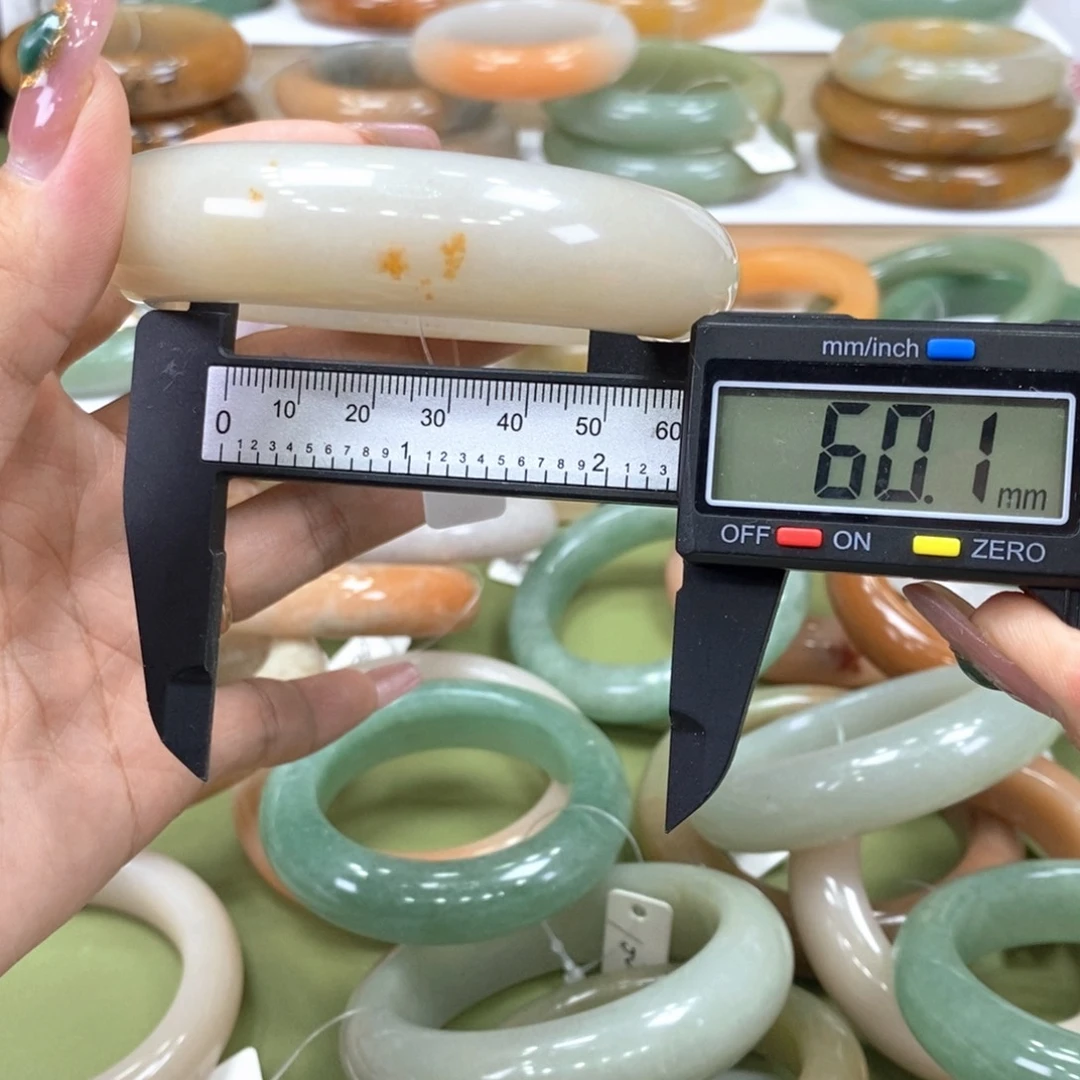 石英岩玉手镯合金