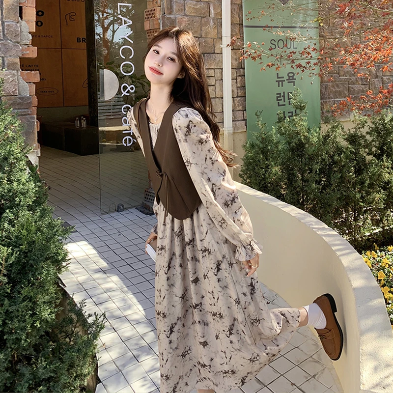 新中式盘扣马甲碎花连衣裙套装女春季独特漂亮长裙两件套流行爆款