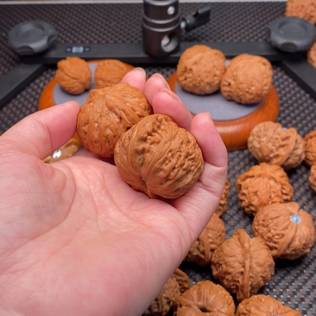 文玩核桃把件残****惜铁锤