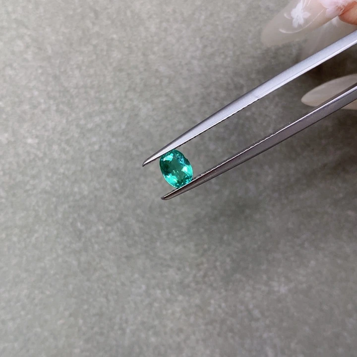 帕拉依巴碧玺珠宝半成品未镶嵌N*R0.55ct