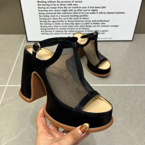 主播推荐2025年（一诺千金）516-1新款粗跟透气网面时尚露趾凉鞋