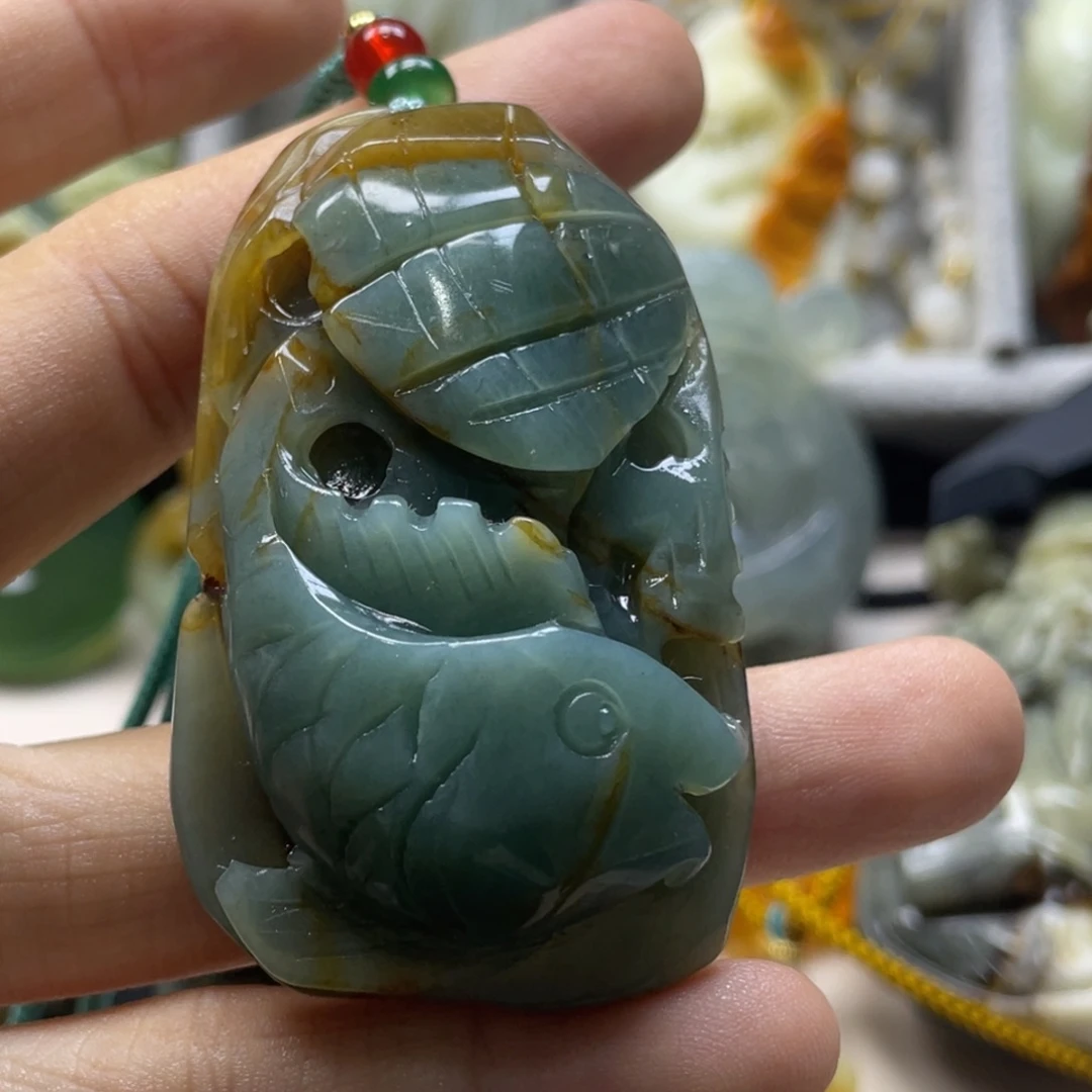 蛇纹石玉颈饰未镶嵌