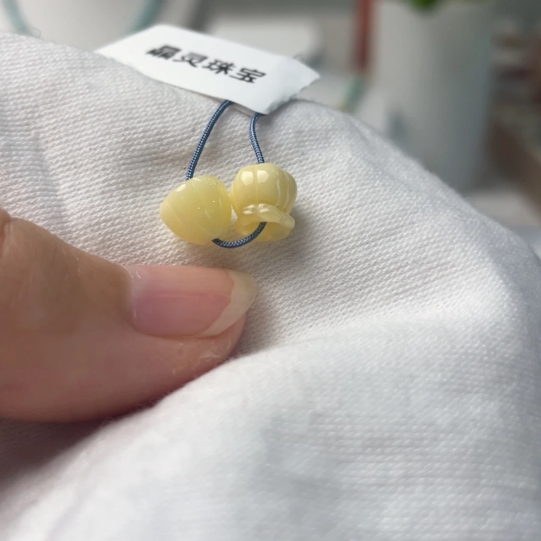 南红玛瑙配饰未镶嵌