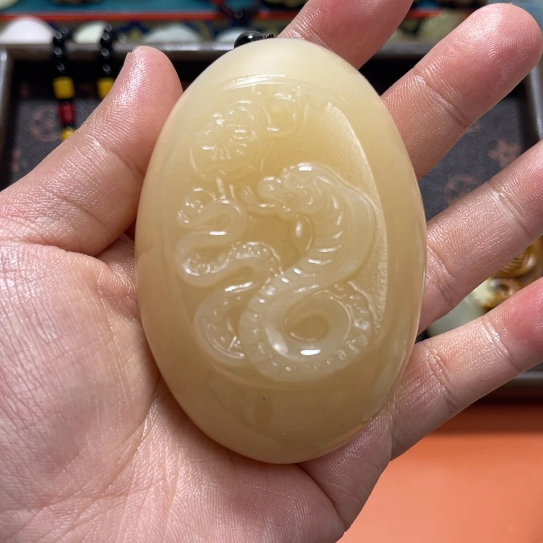 纯***修石材石材方解石手把件不退换