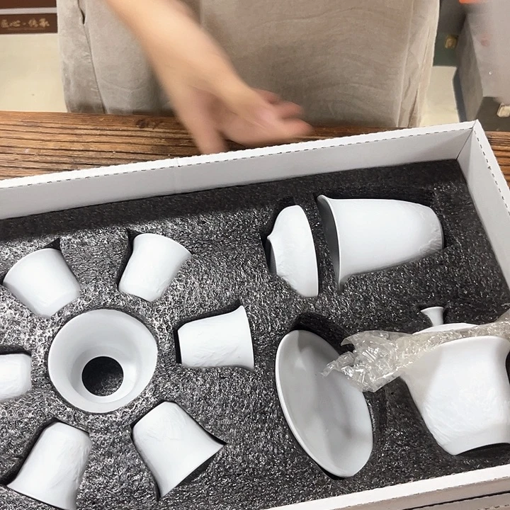 孤品茶具套装等。