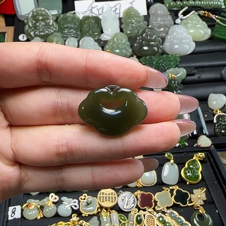 颈饰未镶嵌和田玉