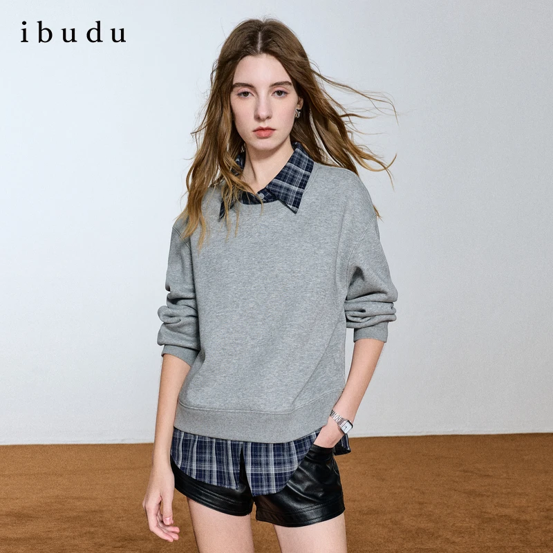 三彩ibudu2025冬季新款假两件卫衣拼接宽松落肩袖上衣女