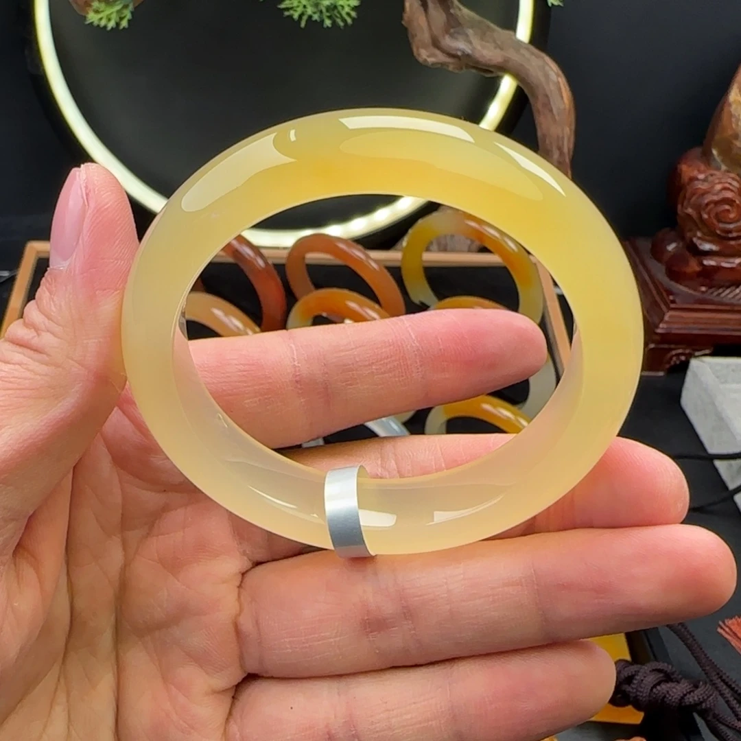 石英质玉（黄龙玉）未镶嵌手镯