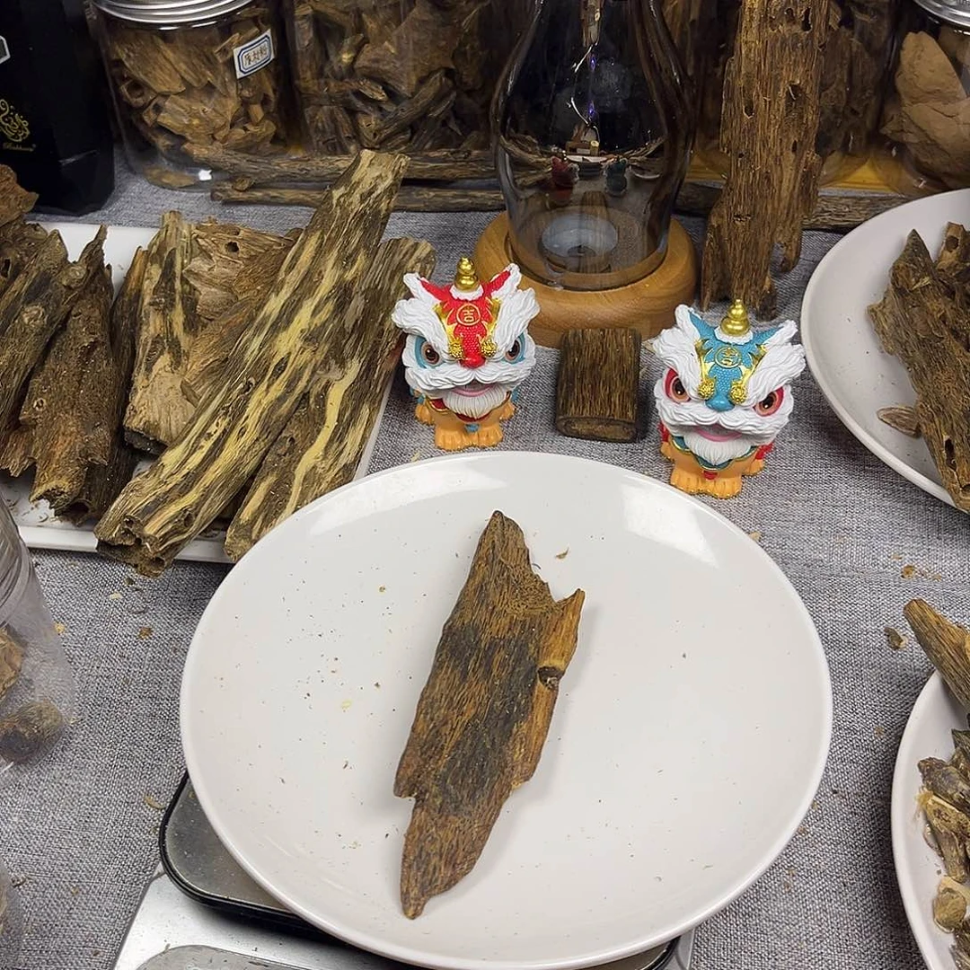 香料奇楠手把件14克