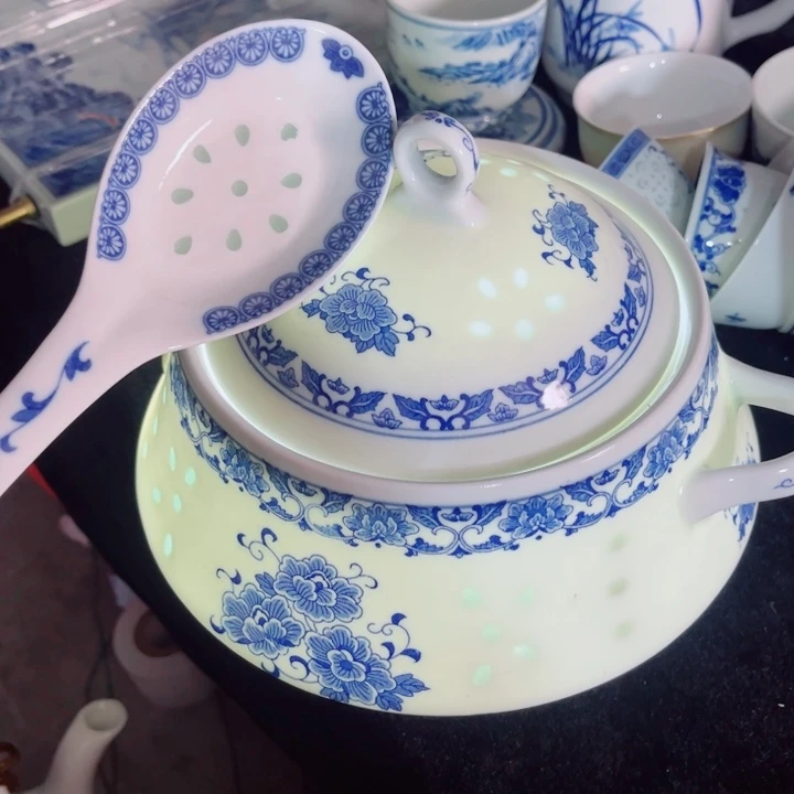 青花玲珑牡丹花品锅