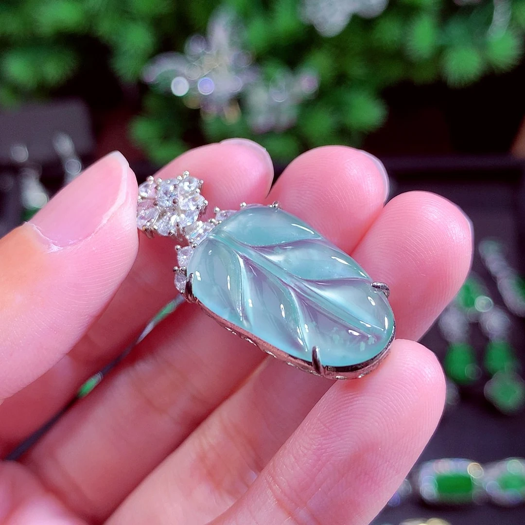 颈饰未镶嵌翡翠天然