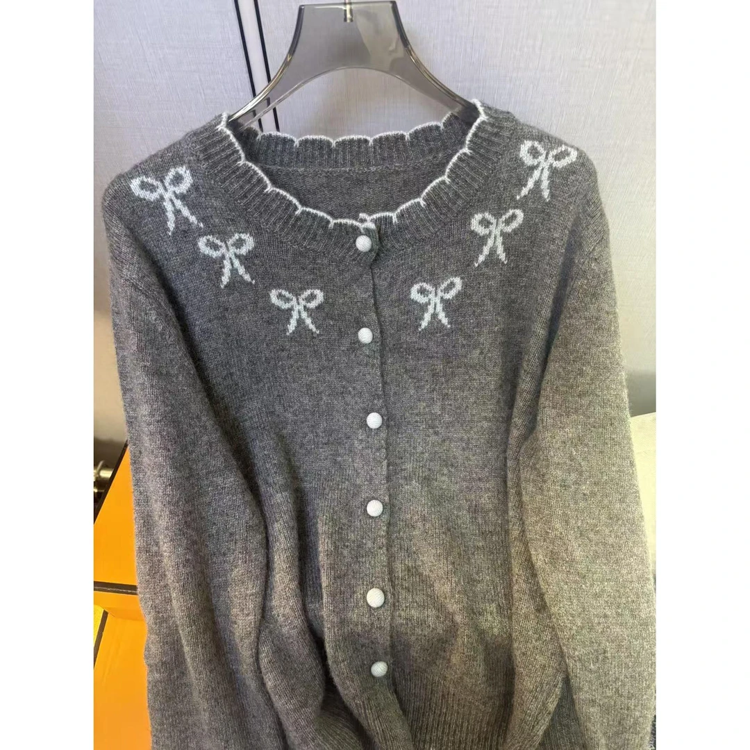 《温柔 3689》 新款圆领嵌花百搭开衫女