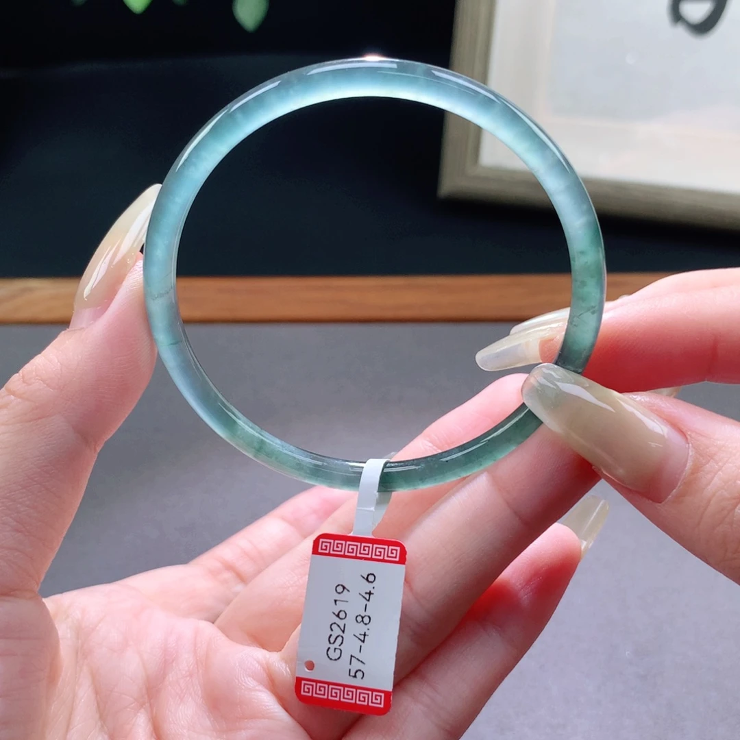 翡翠手镯未镶嵌天然翡翠手镯