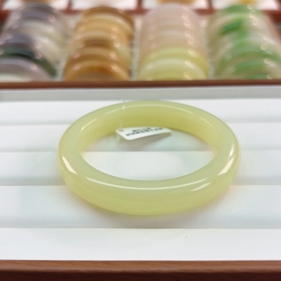 和田玉未镶嵌手镯【