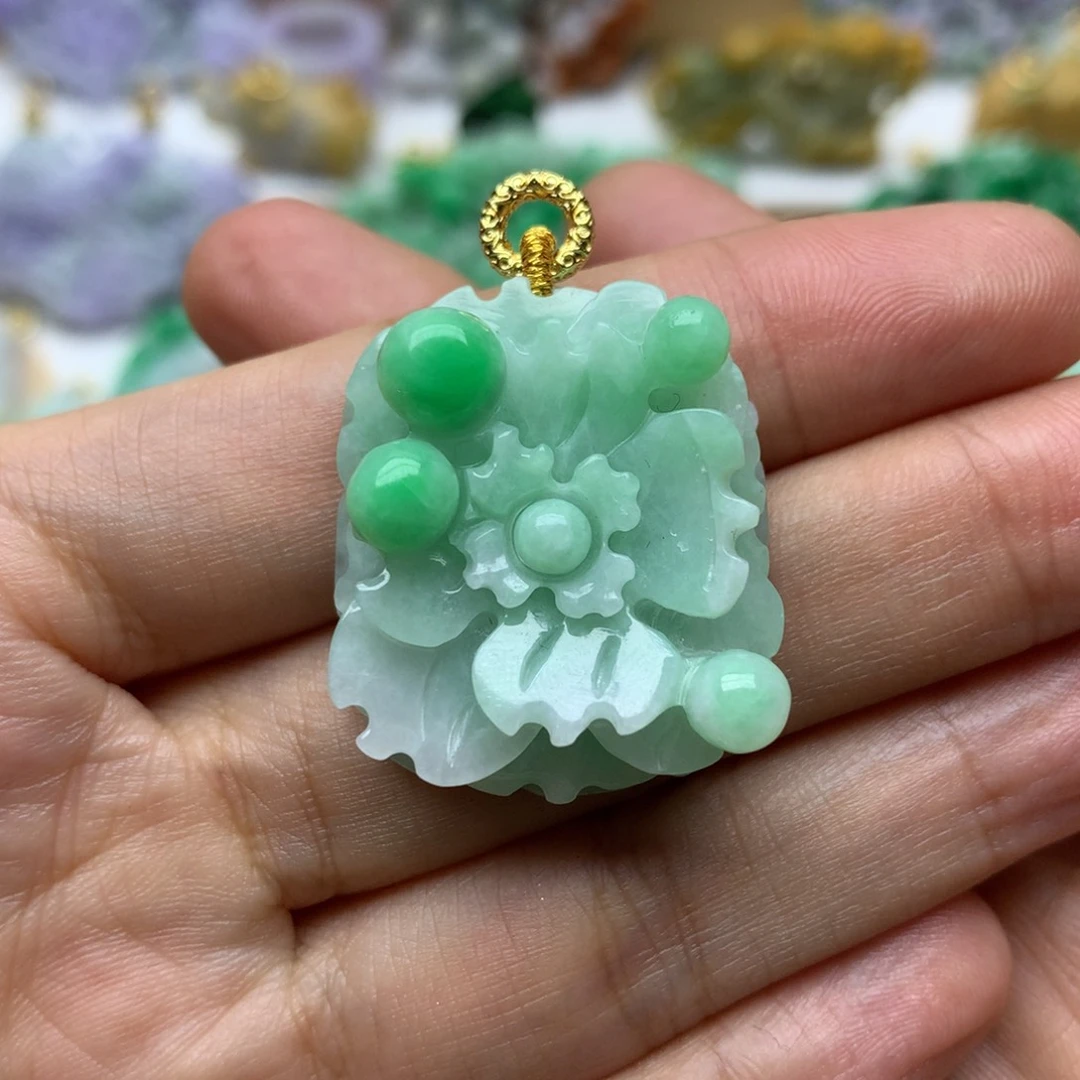 翡翠颈饰未镶嵌0**5翡翠