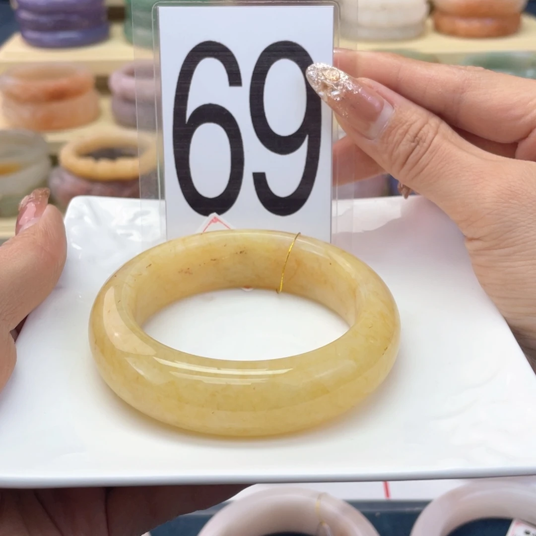 石英质玉未镶嵌手镯