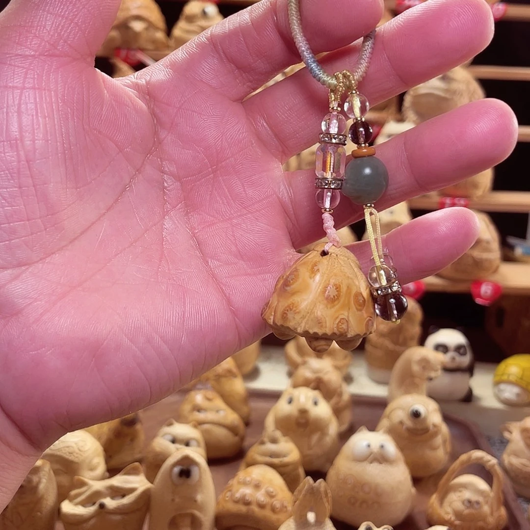 竹竹根雕莲蓬挂件