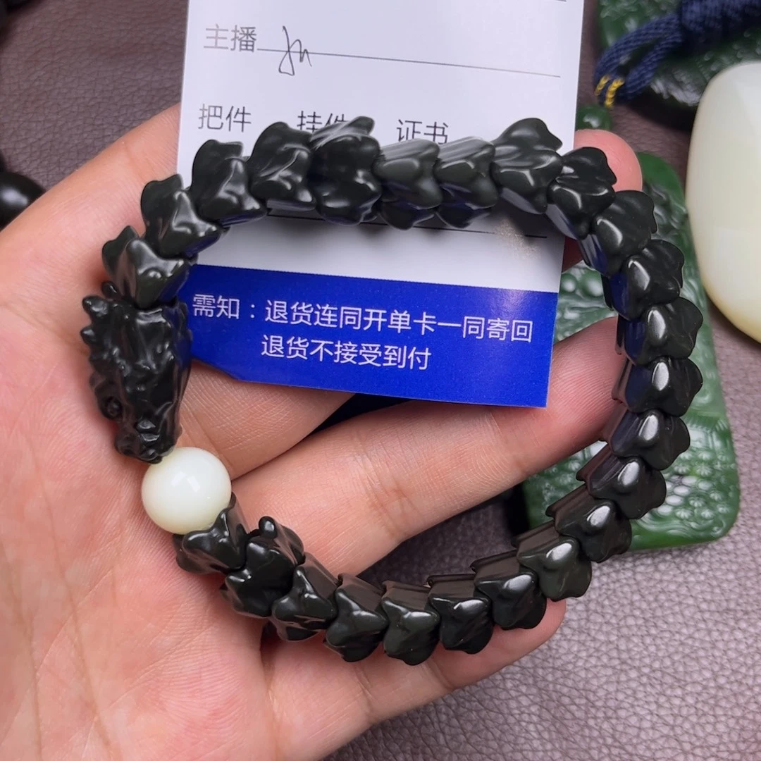 灰***儿和田玉未镶嵌吊坠(不含链)