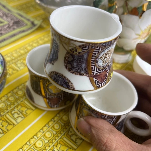 3个小陶瓷杯子888888