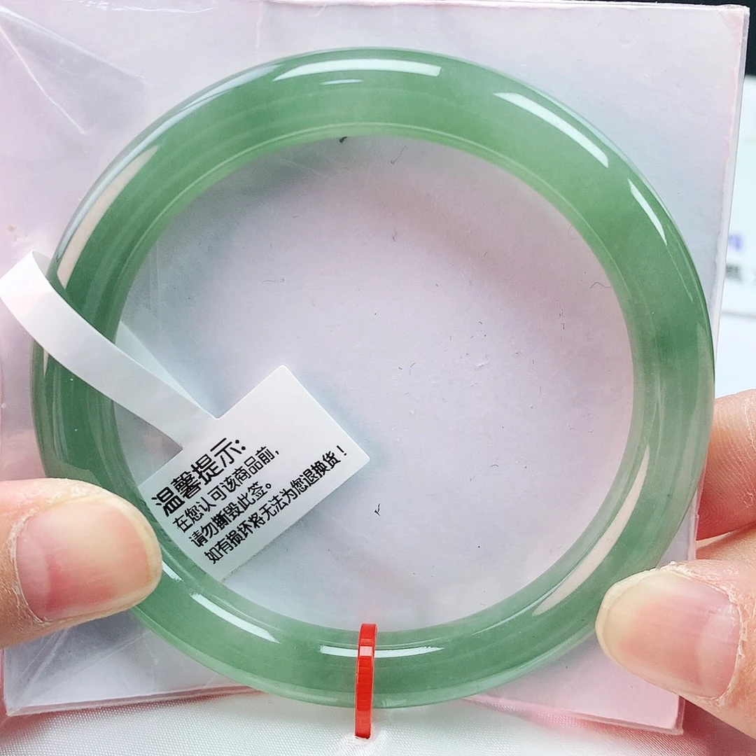 翡翠手镯未镶嵌57圈