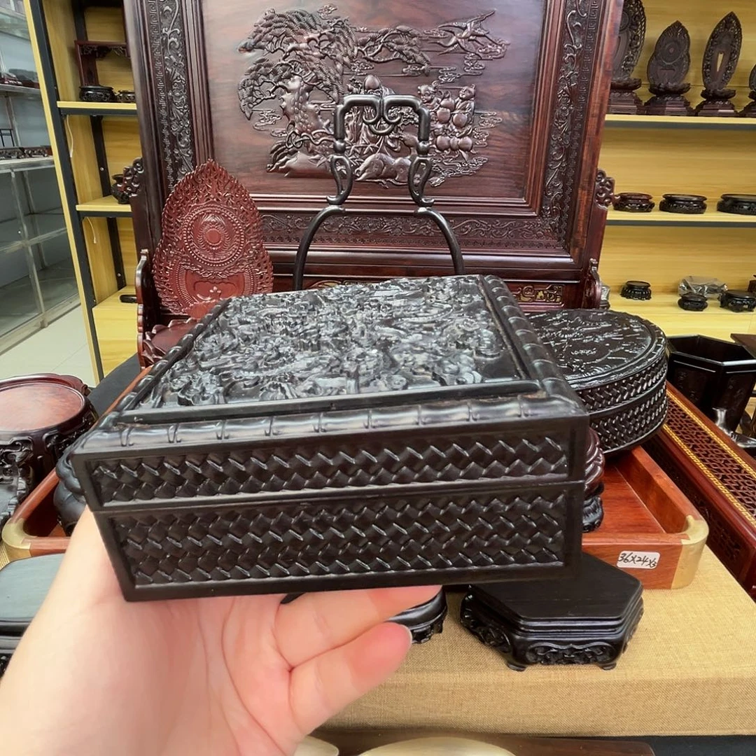 东非黑黄檀（紫光檀）方型雕花盒子