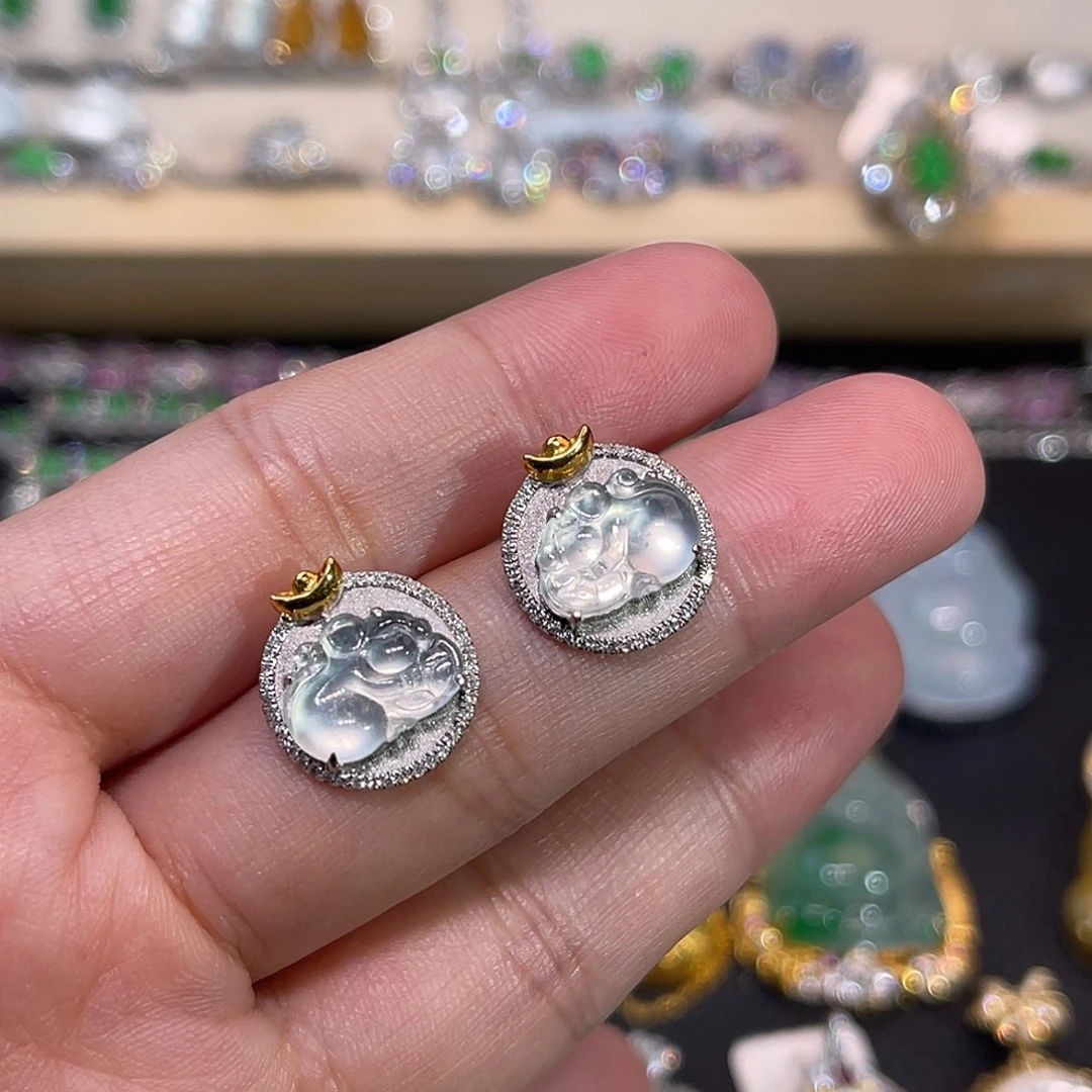 18K金镶嵌翡翠耳饰鼠