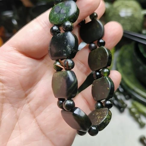 蛇纹石玉合金手牌