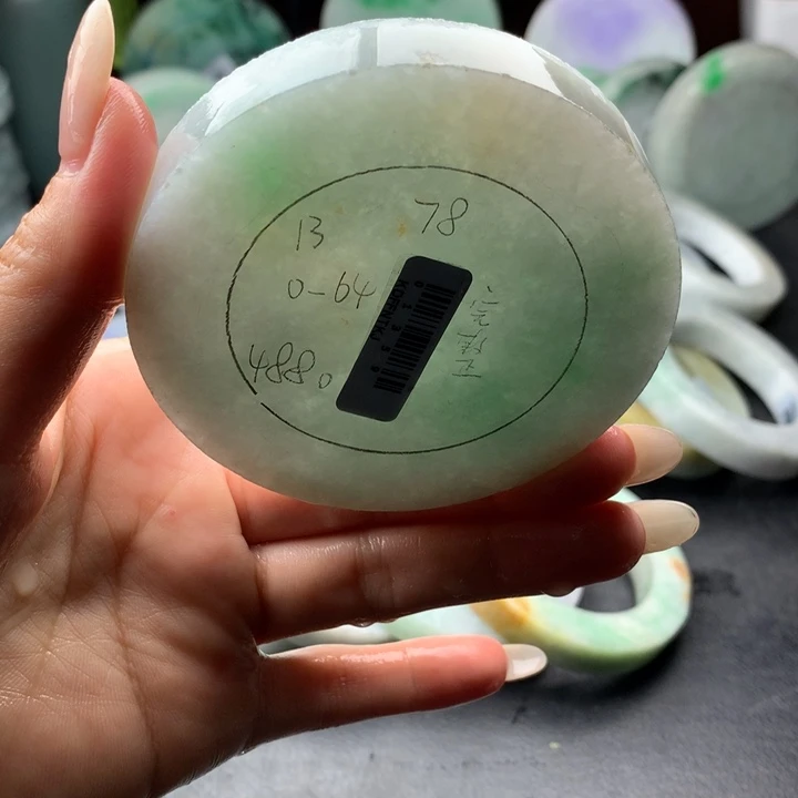 定制翡翠未镶嵌手镯