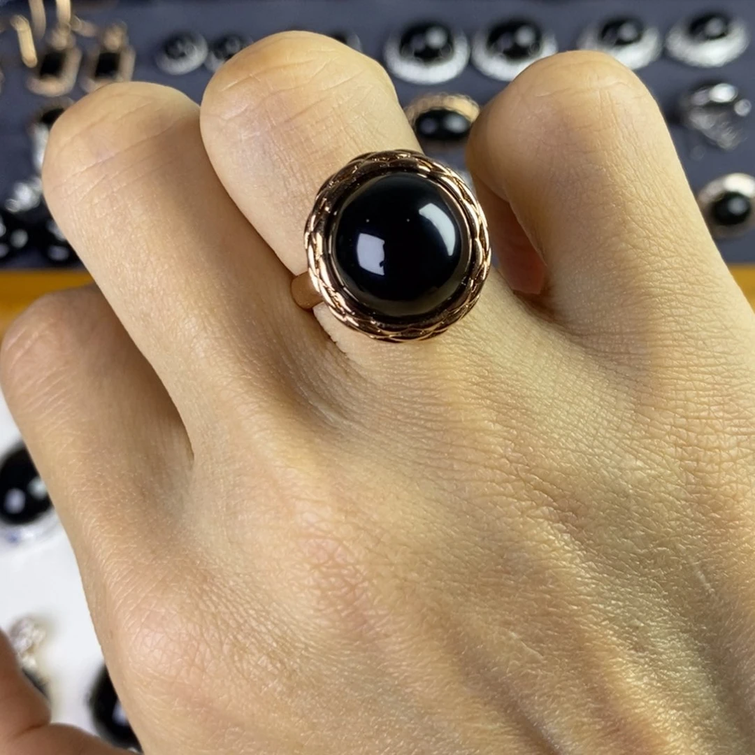 18K金镶嵌戒指翡翠