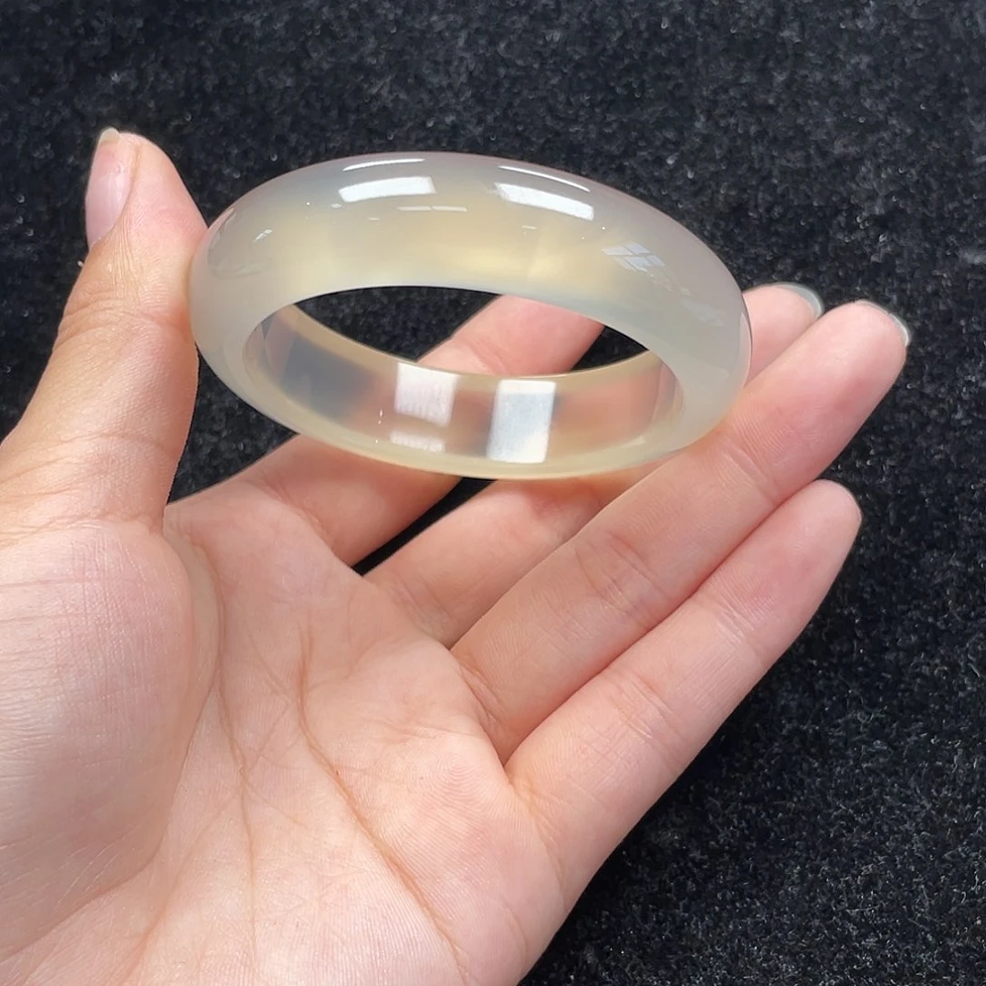 玛瑙/玉髓手镯未镶嵌1*_