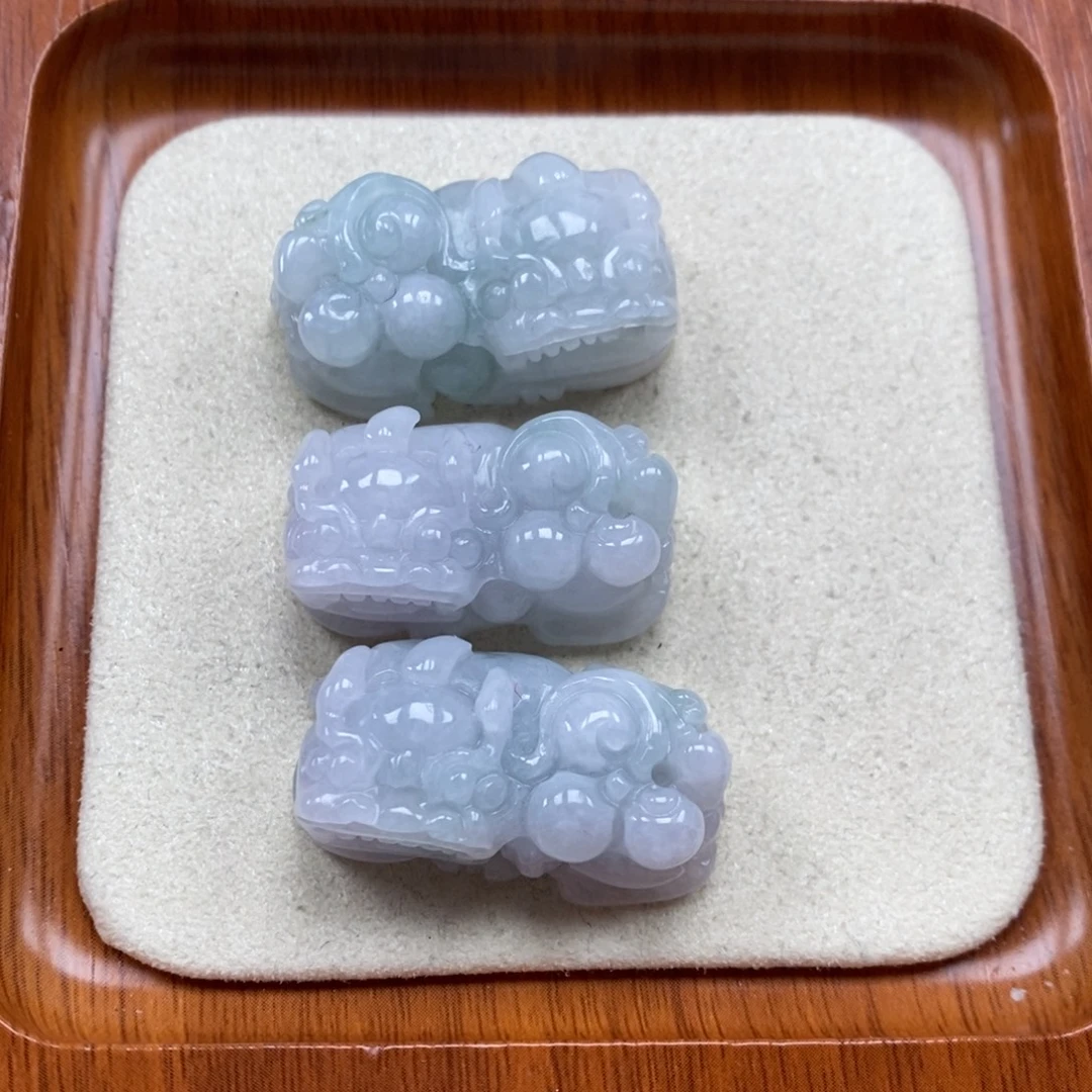 翡翠未镶嵌颈饰霸王貔貅发其一