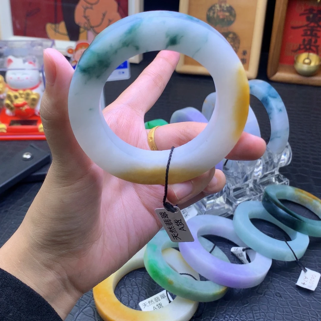 定制翡翠未镶嵌翡翠手镯