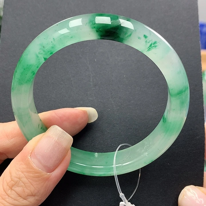 石英质玉手镯未镶嵌飘*儿