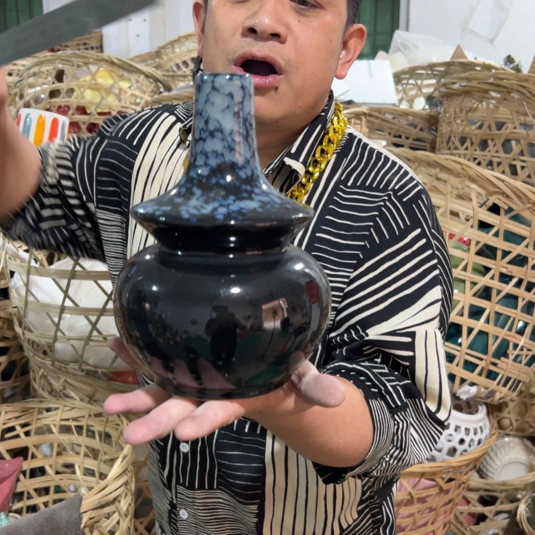 摆件85 号高中低温陶瓷瓶（部分微瑕）