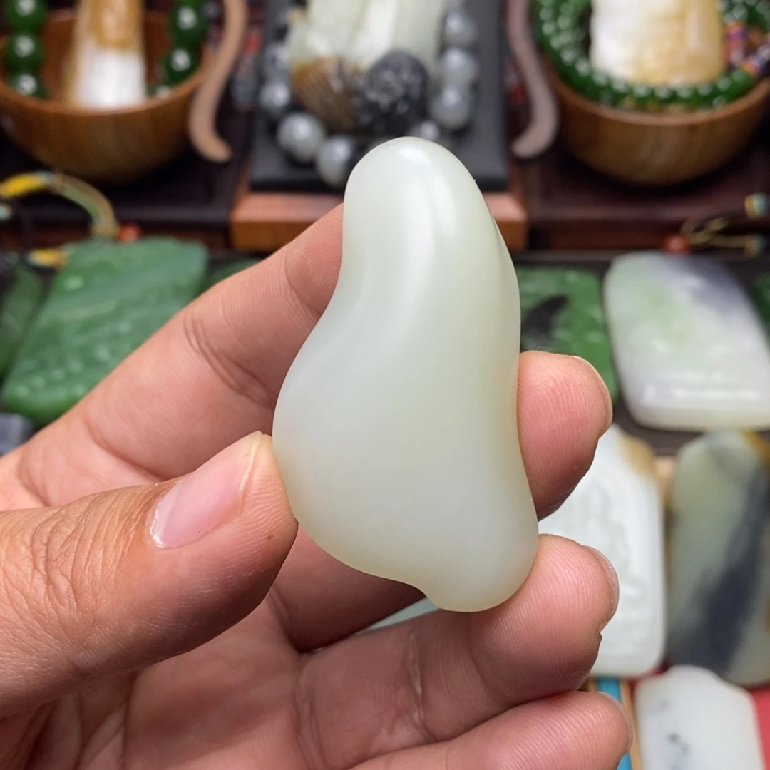 黑***睛和田玉未镶嵌颈饰