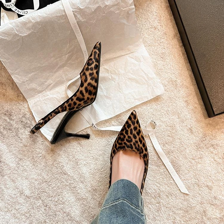 加宽豹纹尖头高跟鞋细跟浅口时尚性感后空单鞋半拖凉鞋大码41-43