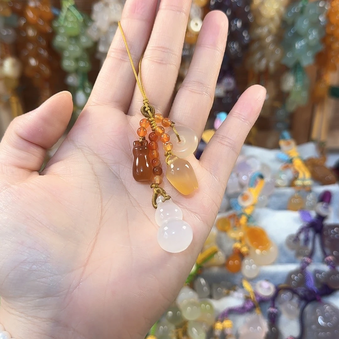 玛瑙/玉髓手机挂件福利款通货料子不挑带有包容点未許****?