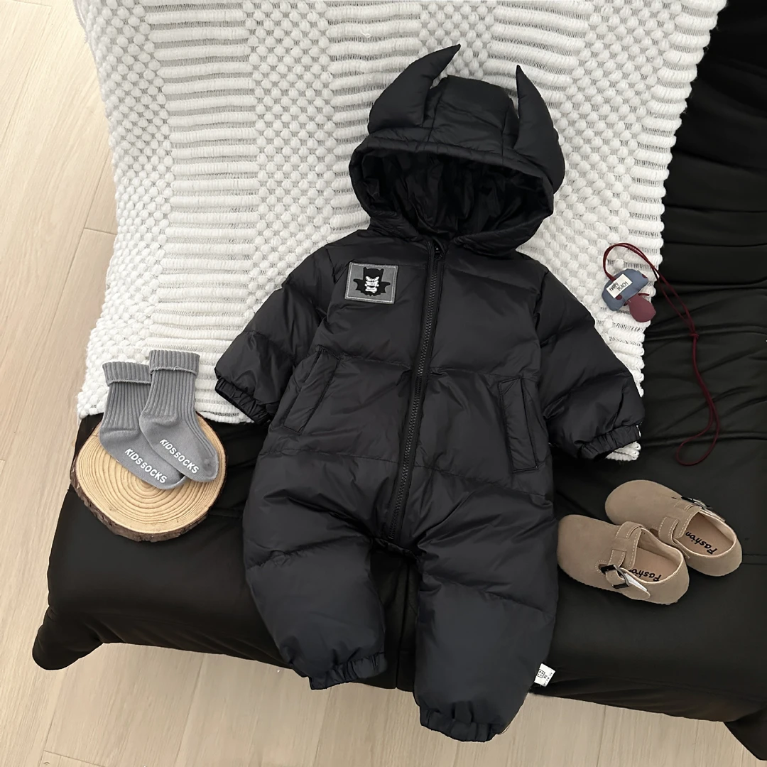 韩版小怪兽冬季连体衣宝宝外出服保暖衣服帅气男童洋气白鸭绒爬服