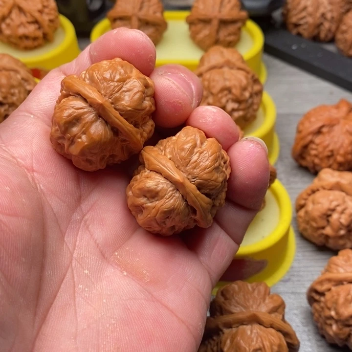 吊坠文玩核桃路****。蛤蟆